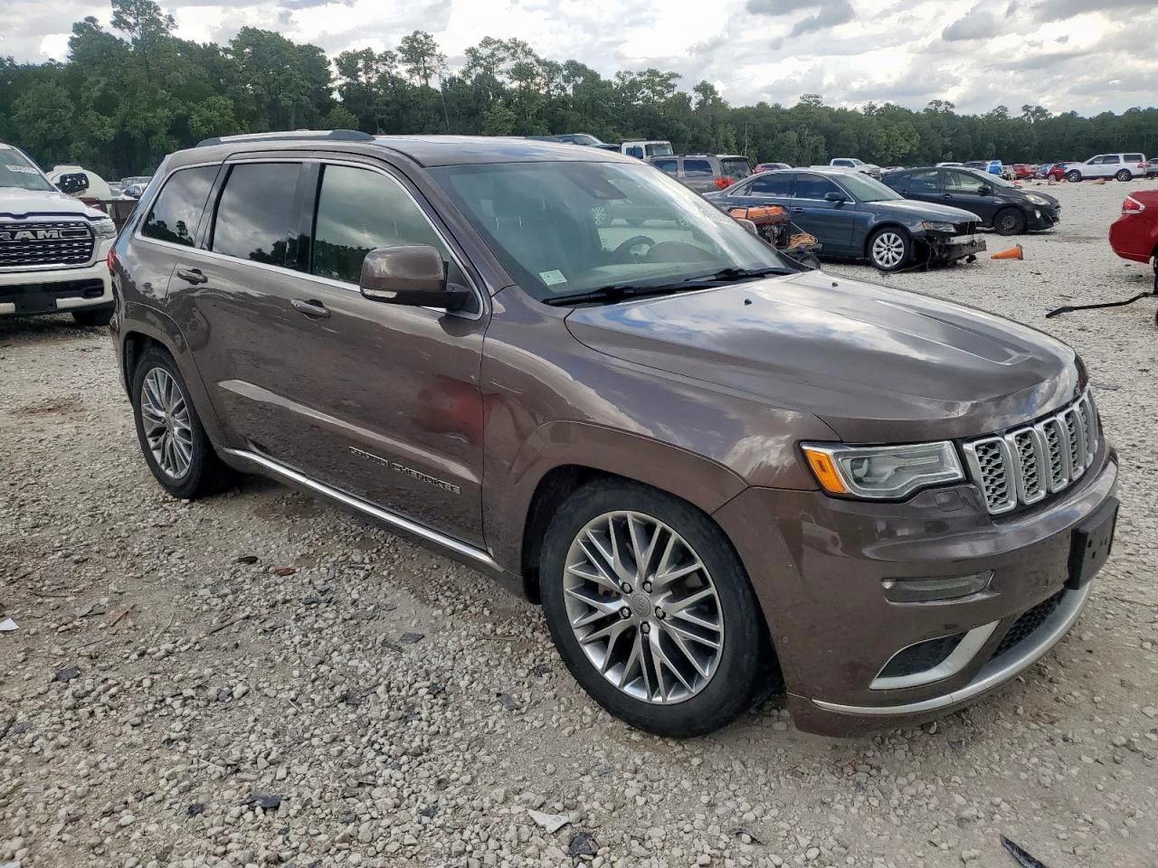 Jeep Grand cherokee SUMMIT DISTRONIC/HARMAN KARDON/8ZF/KEYLESS/PANO - изображение 4