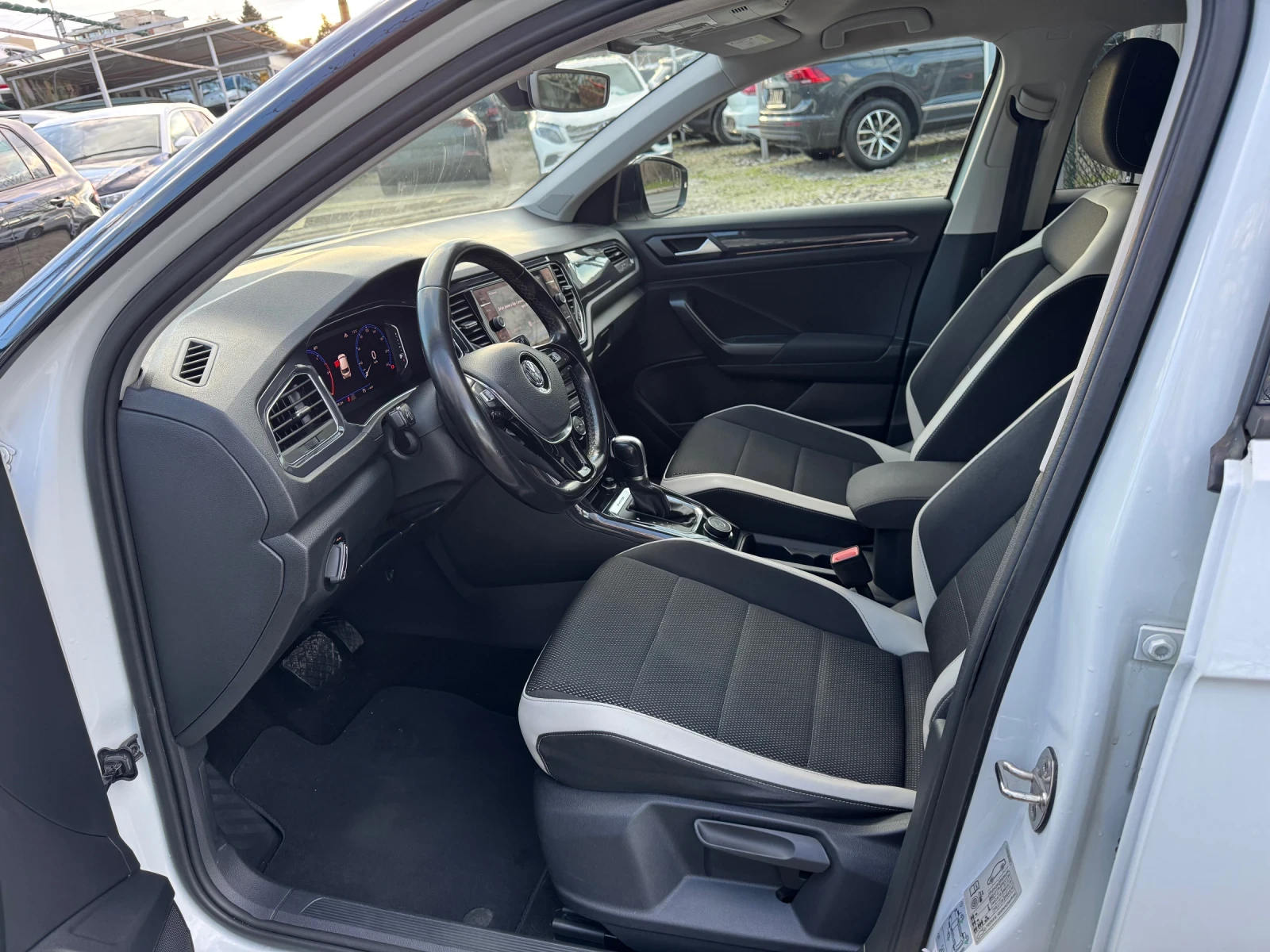 VW T-Roc 2.0TDI* 4motion* Digital* LED - изображение 10