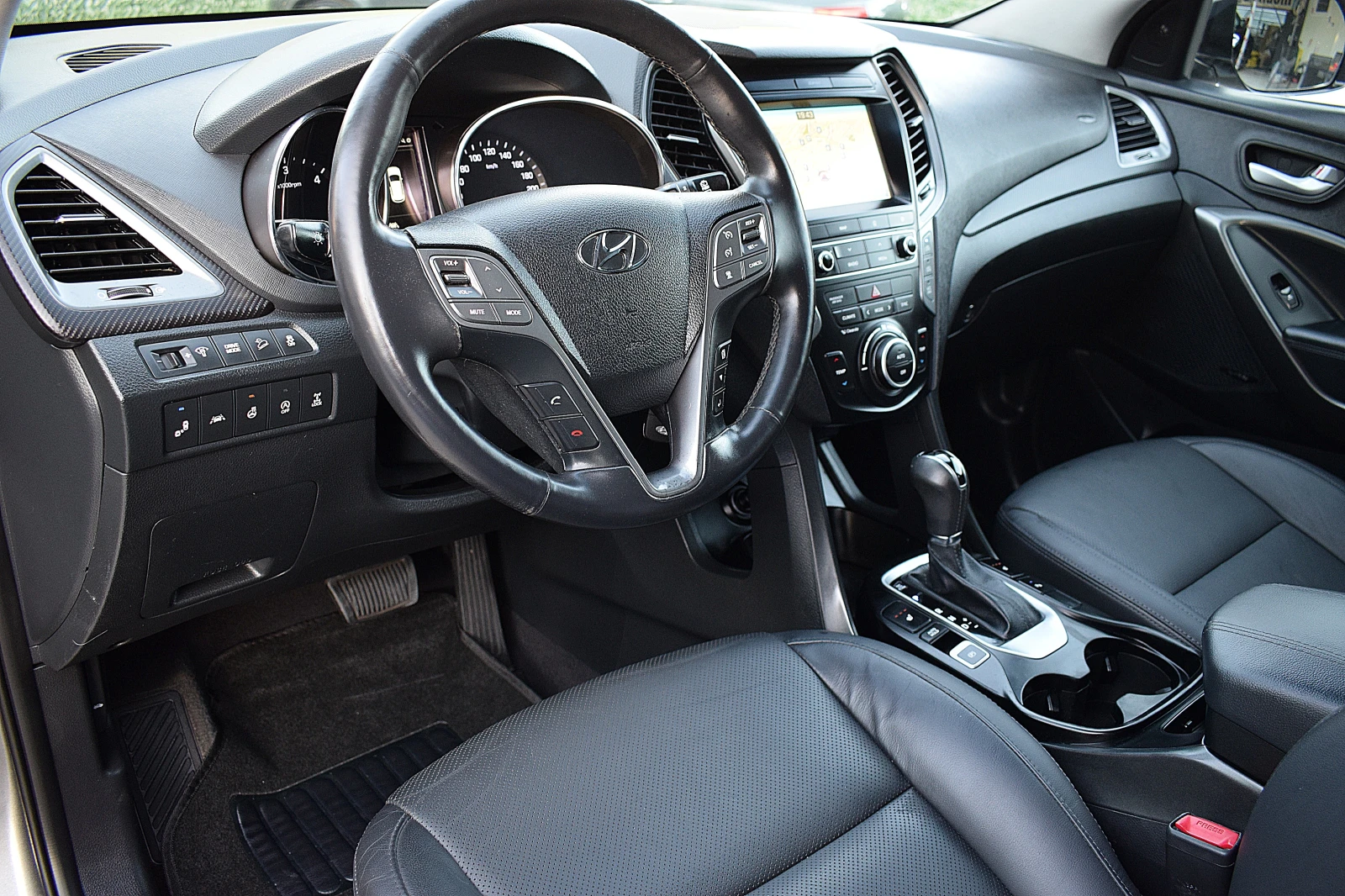 Hyundai Santa fe 2.2ШВЕЙЦАРИЯ-ДИСТРОНИК/6+ 1/КОЖА/НАВИ/КСЕНОН/КАМЕР, снимка 8 - Автомобили и джипове - 54692997