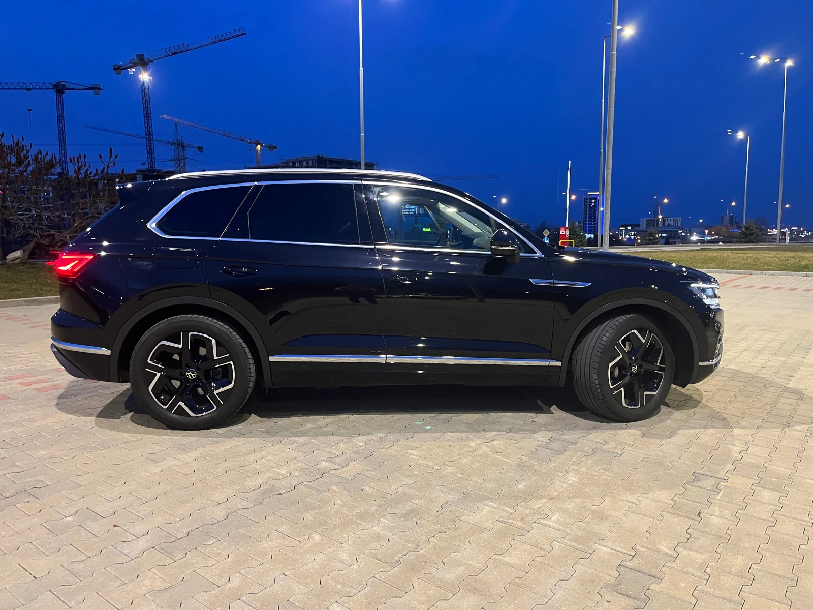 VW Touareg 3.0TDI, снимка 3 - Автомобили и джипове - 54736962