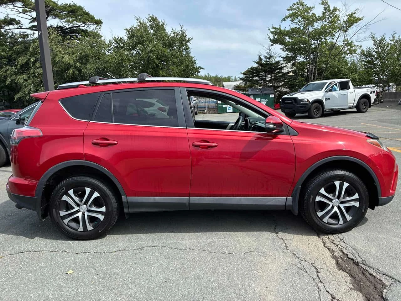 Toyota Rav4 * LE * CARFAX * БЕЗ ПЪРВОНАЧАЛНА ВНОСКА, снимка 3 - Автомобили и джипове - 55410470
