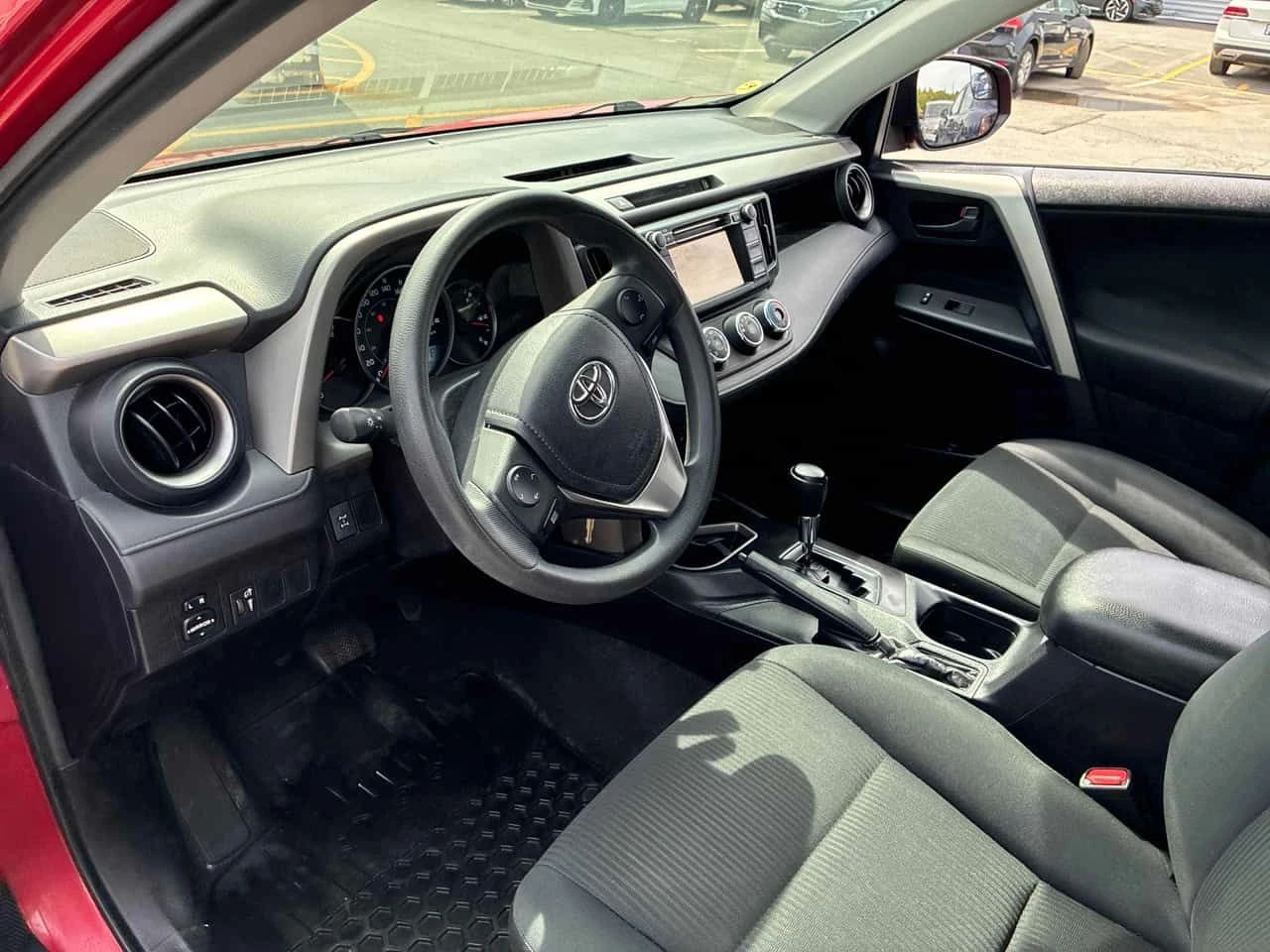 Toyota Rav4 * LE * CARFAX * БЕЗ ПЪРВОНАЧАЛНА ВНОСКА, снимка 5 - Автомобили и джипове - 55410470