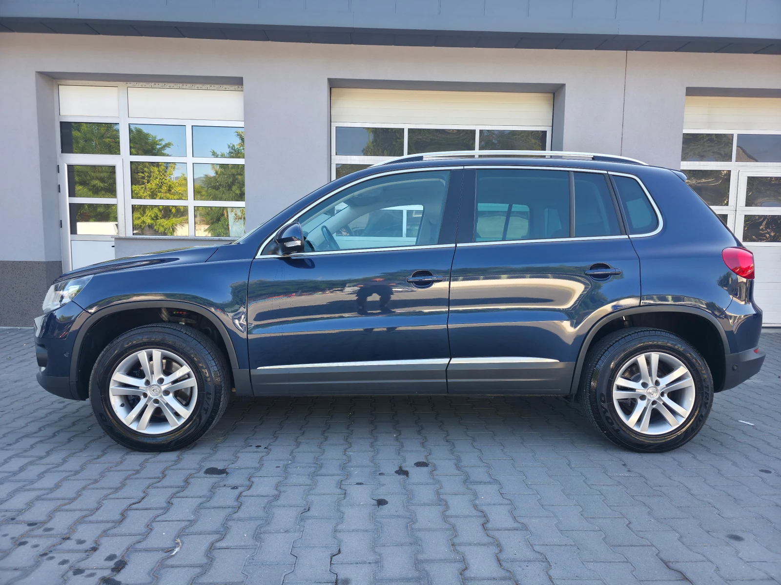 VW Tiguan 2.0TSI 4MOTION DSG, снимка 8 - Автомобили и джипове - 55529788