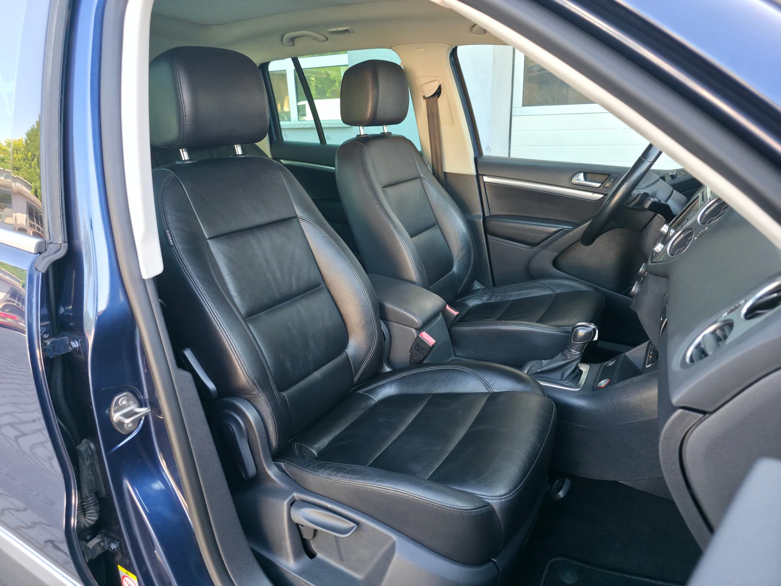 VW Tiguan 2.0TSI 4MOTION DSG, снимка 11 - Автомобили и джипове - 55529788