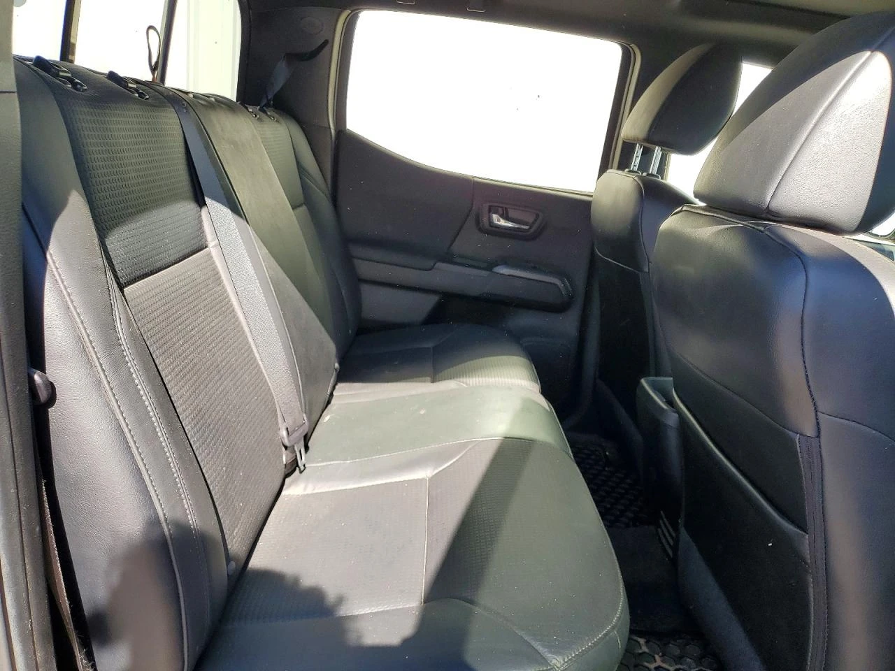Toyota Tacoma 3.5l Double Cab, снимка 10 - Автомобили и джипове - 56041925