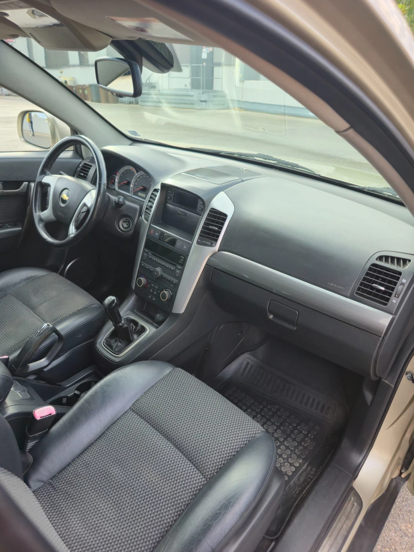 Chevrolet Captiva 2.0 VCDi / 4X4 / 7-Mecm�� | Mobile.bg � ����������� 11