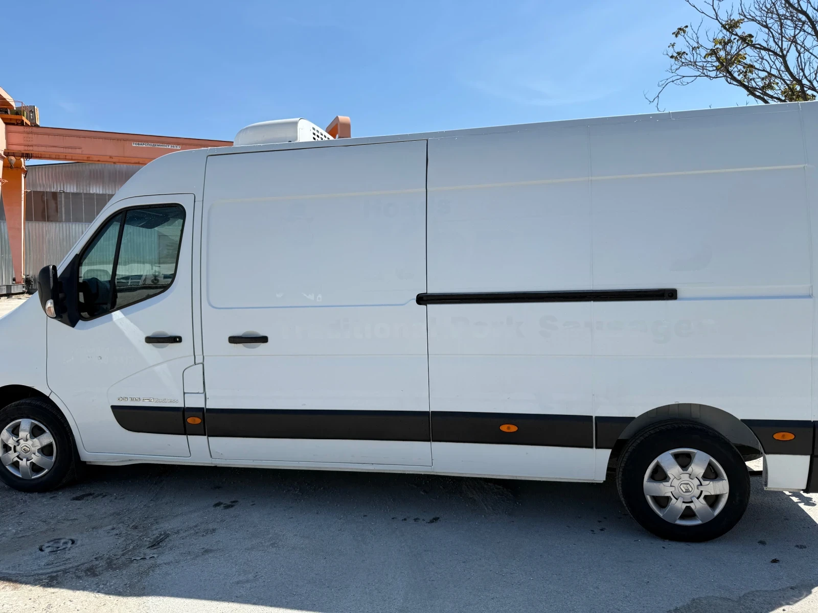 Renault Master 2.2 дизел хладилен, снимка 3 - Бусове и автобуси - 54427763
