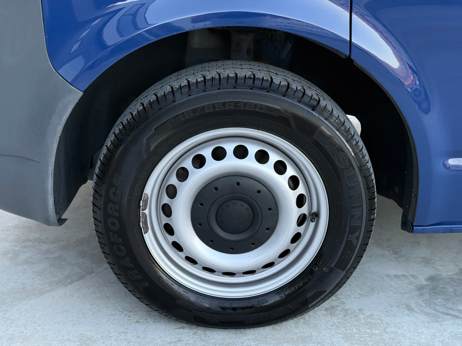 VW Transporter 2.5TDi, Климатик, * БЕЗ РЪЖДИ* Уникат!, снимка 12 - Бусове и автобуси - 55730244