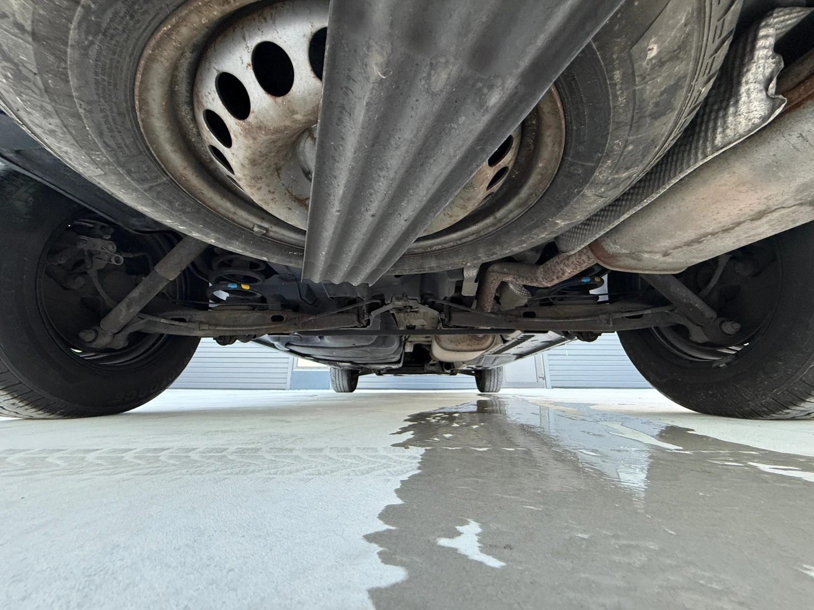 VW Transporter 2.5TDi, Климатик, * БЕЗ РЪЖДИ* Уникат!, снимка 13 - Бусове и автобуси - 55730244