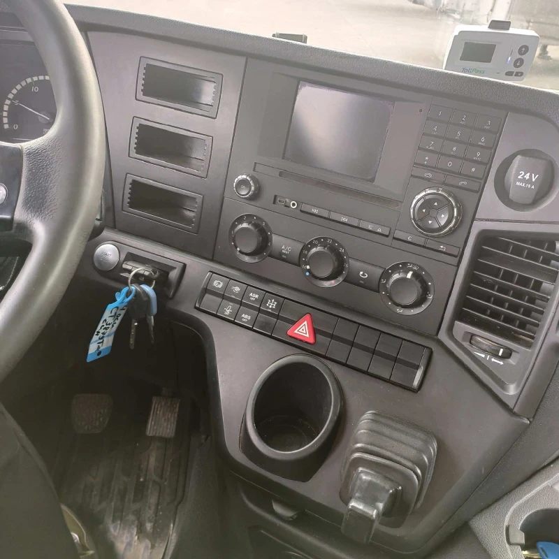 Mercedes-Benz Arocs, снимка 9 - Камиони - 48619748