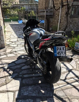 ����� �� �������� �� Honda Cbr 600 F4i