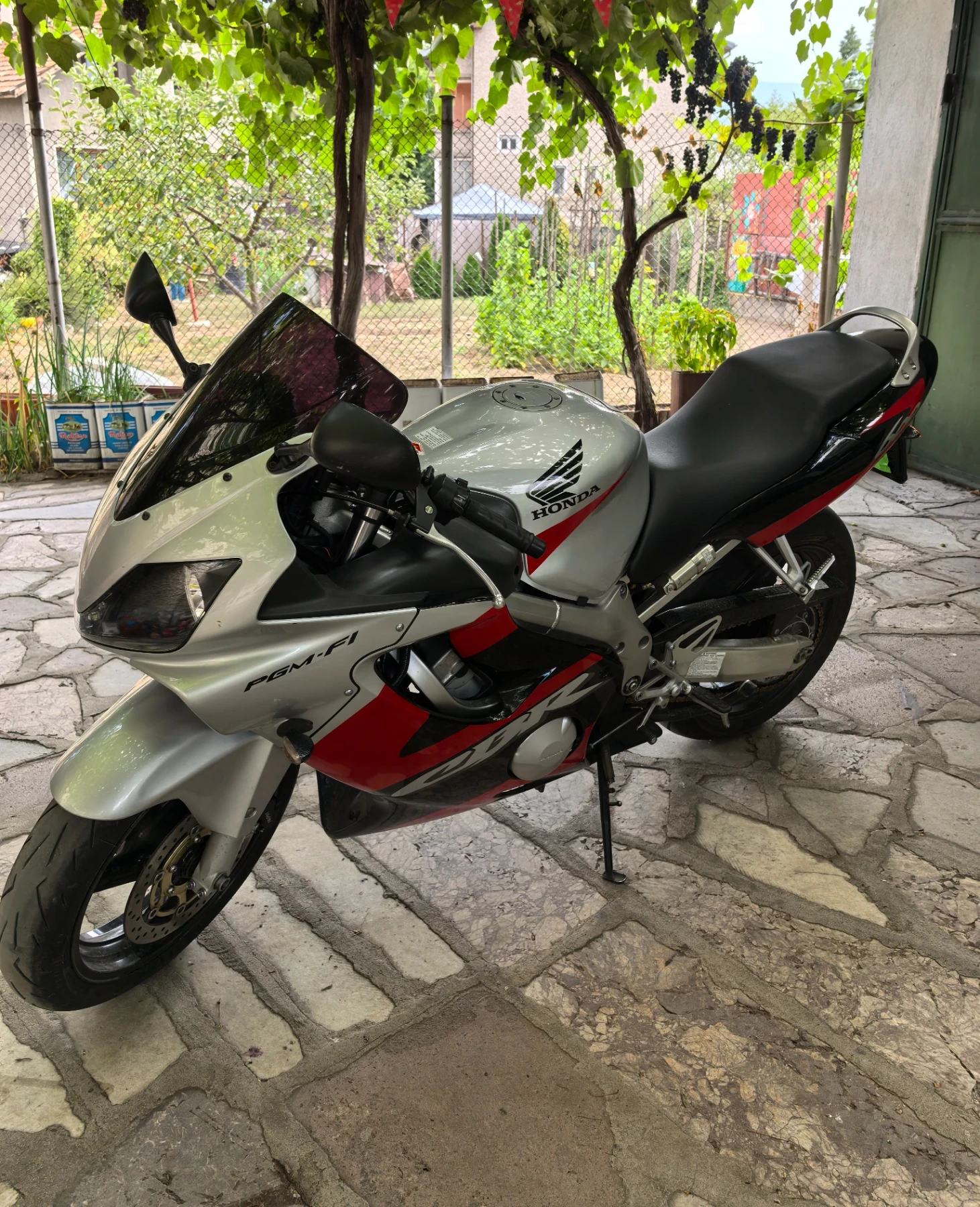 Honda Cbr 600 F4i, снимка 2 - Мотоциклети и мототехника - 54572541