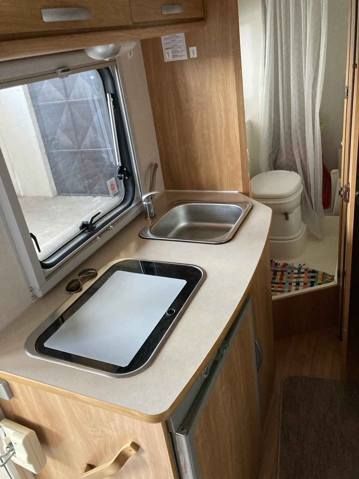 Кемпер Ford Rimor Katamarano, снимка 6 - Каравани и кемпери - 53934023