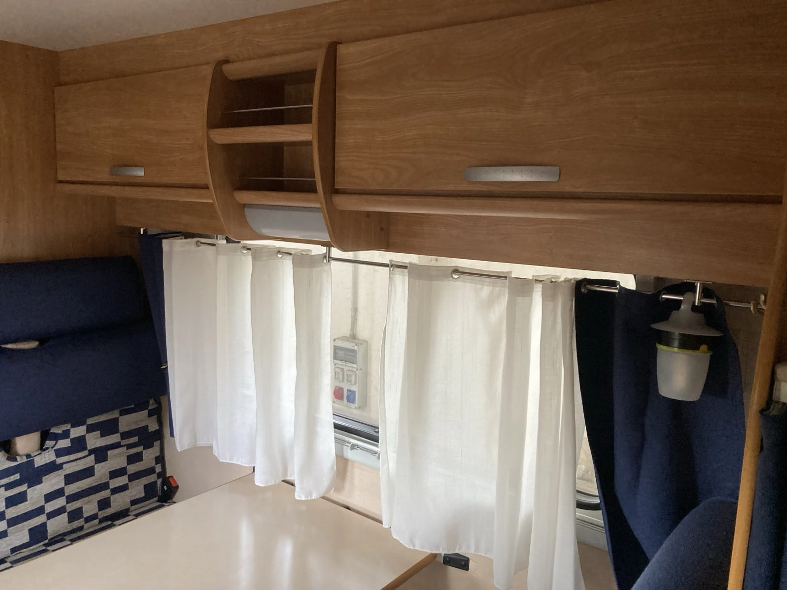 Кемпер Ford Rimor Katamarano, снимка 3 - Каравани и кемпери - 53934023