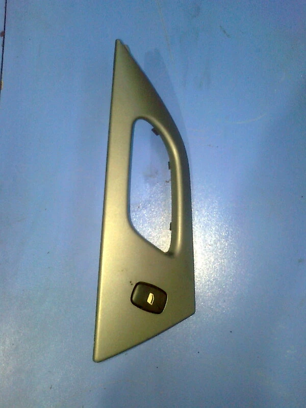 Копче ел.стъкло за Пежо 407  предно ляво (десен волан)