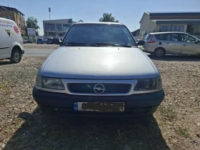 Opel Astra Комби -Газ, снимка 2
