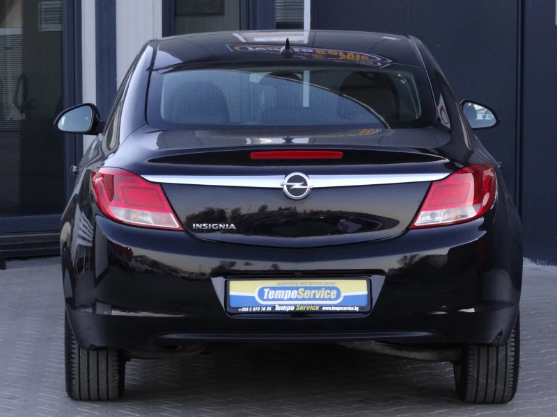 Opel Insignia 1.8i - 140k.c. - Sport /Навигация/Камера/Euro-4/, снимка 4 - Автомобили и джипове - 47902085