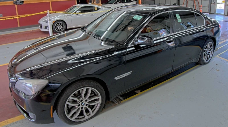 BMW 750 Long X-DRIVE 120ХИЛ. КМ, снимка 1 - Автомобили и джипове - 48117560