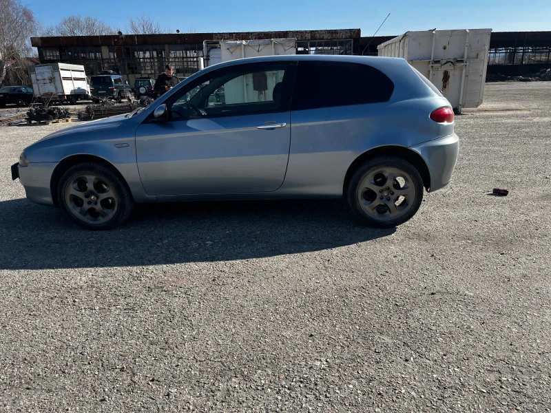 Alfa Romeo 147 1.9 JTD, снимка 7 - Автомобили и джипове - 49021795