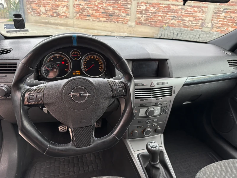 Opel Astra 1.9cdti 150hp, снимка 9 - Автомобили и джипове - 49574736