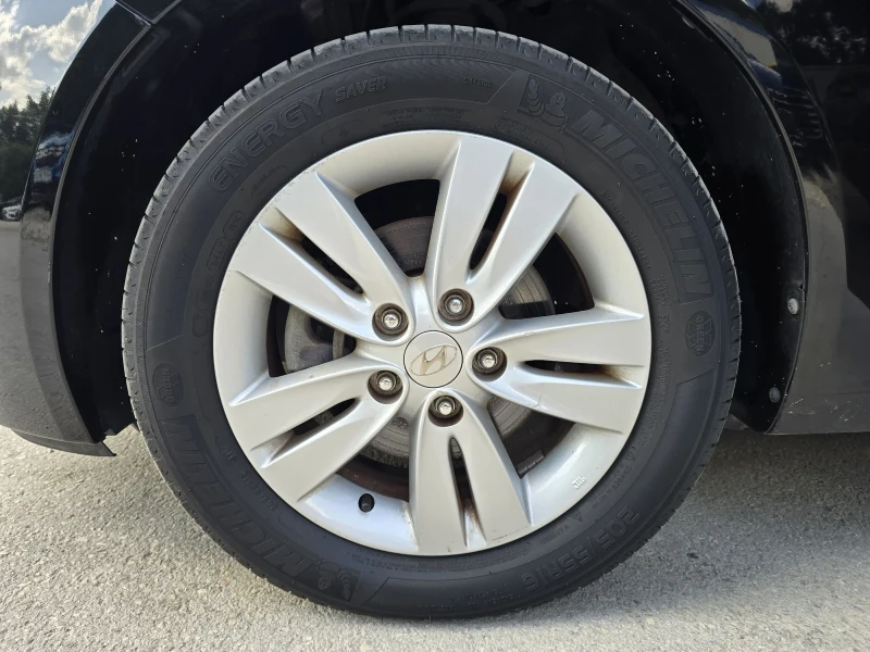 Hyundai Ix20 1.6crdi 115к.с Топ състояние , снимка 9 - Автомобили и джипове - 50739147