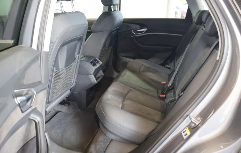 Audi E-Tron Quatro/Led/Leder/Luft/kam, снимка 14 - Автомобили и джипове - 53039134