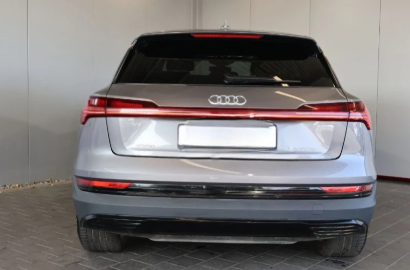 Audi E-Tron Quatro/Led/Leder/Luft/kam, снимка 3 - Автомобили и джипове - 53039134