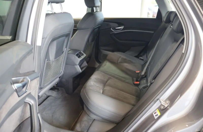 Audi E-Tron Quatro/Led/Leder/Luft/kam, снимка 11 - Автомобили и джипове - 53039134