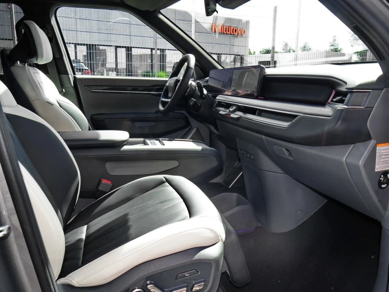 Kia EV9 99kWh AWD GT-LINE PANORAMA 360 HEAD-UP 7 МЕСТА, снимка 4 - Автомобили и джипове - 53157348