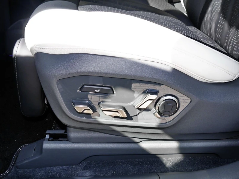 Kia EV9 99kWh AWD GT-LINE PANORAMA 360 HEAD-UP 7 МЕСТА, снимка 10 - Автомобили и джипове - 53157348