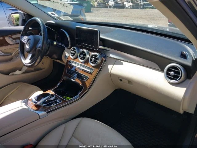 Mercedes-Benz C 300 4MATIC 2015 - изображение 5