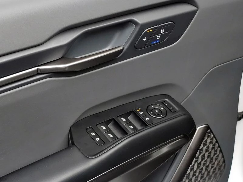 Kia EV9 AIR Long Range AWD 99.8kW, снимка 17 - Автомобили и джипове - 54171110