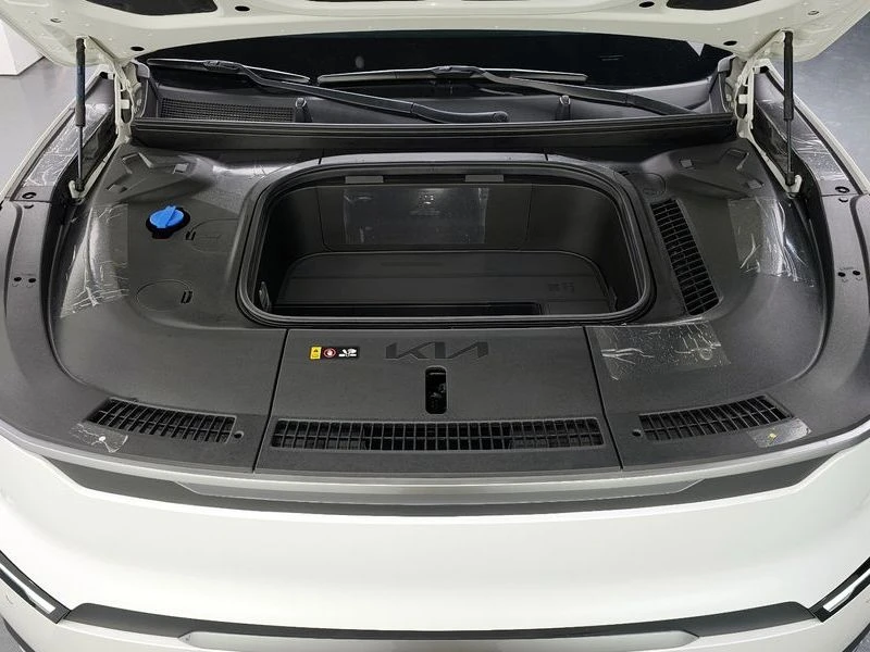 Kia EV9 AIR Long Range AWD 99.8kW, снимка 6 - Автомобили и джипове - 54171110