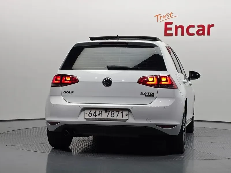 VW Golf 2.0 TDI, снимка 4 - Автомобили и джипове - 54300725