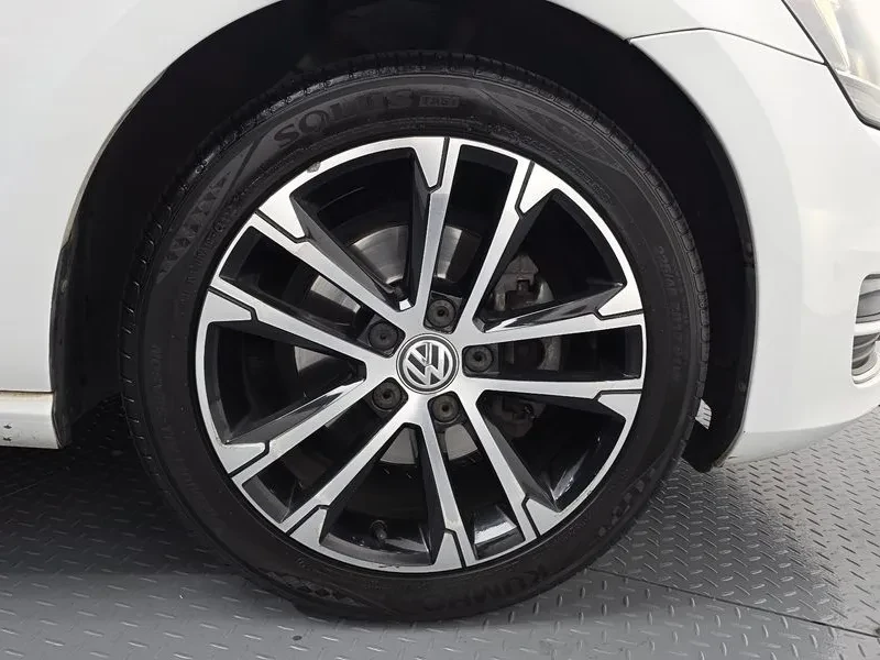 VW Golf 2.0 TDI, снимка 5 - Автомобили и джипове - 54300725