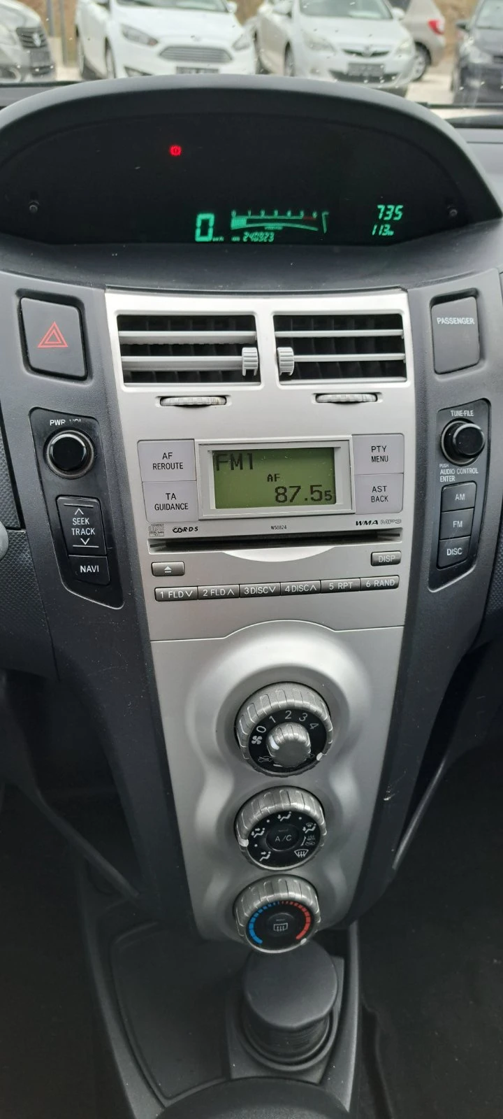 Toyota Yaris 1.4 D4D 90kc Face, снимка 12 - Автомобили и джипове - 56726585