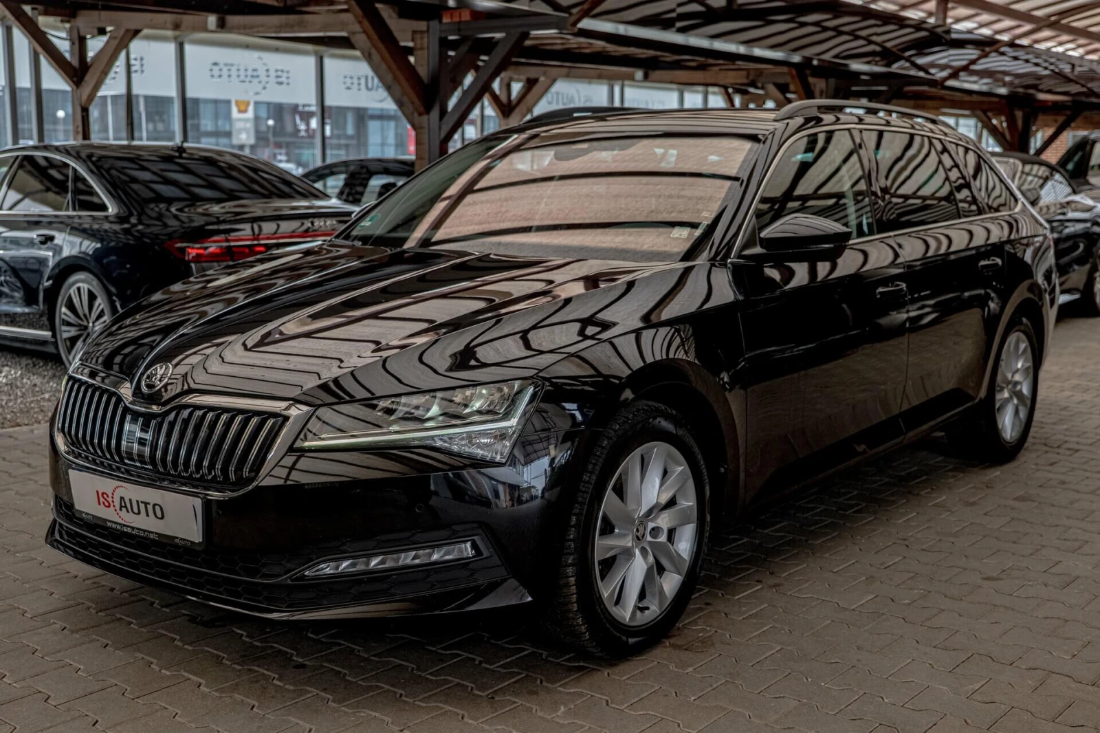 Skoda Superb 2.0TDI/4X4/AirCare/Подгрев/Дистроник/Ambition, снимка 1