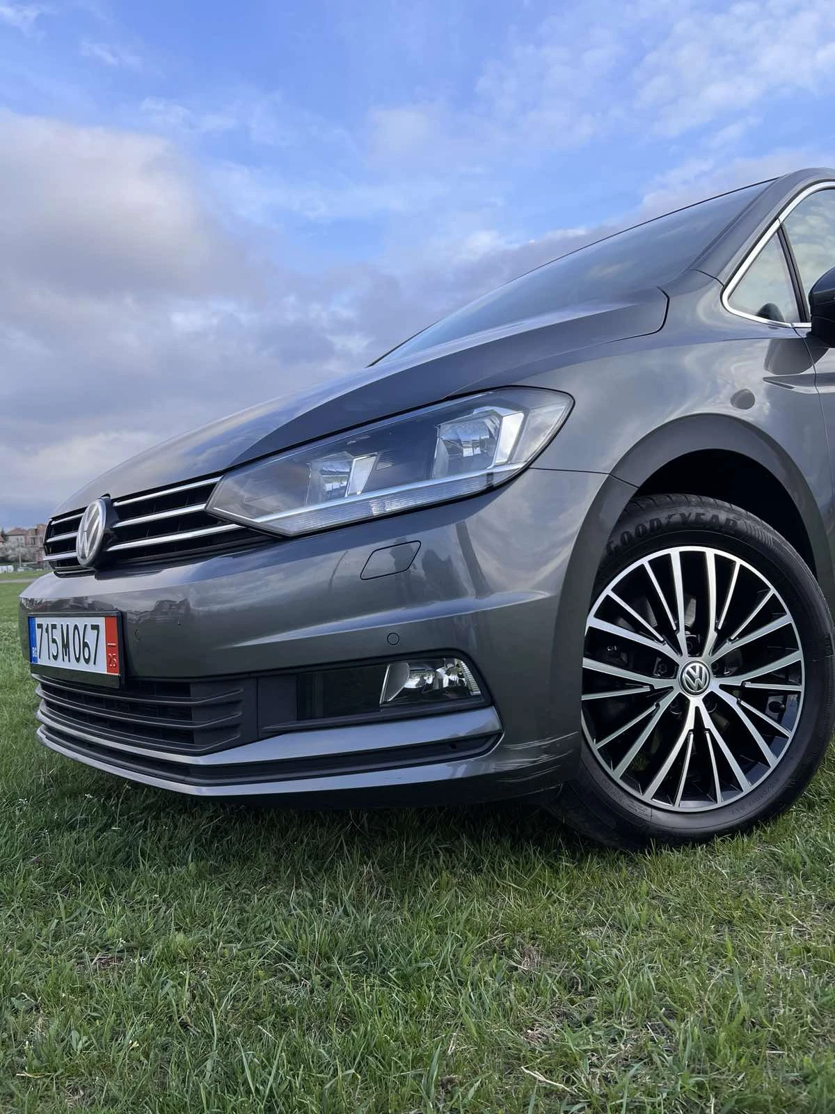 VW Touran Продажба с данъчна фактура - изображение 3