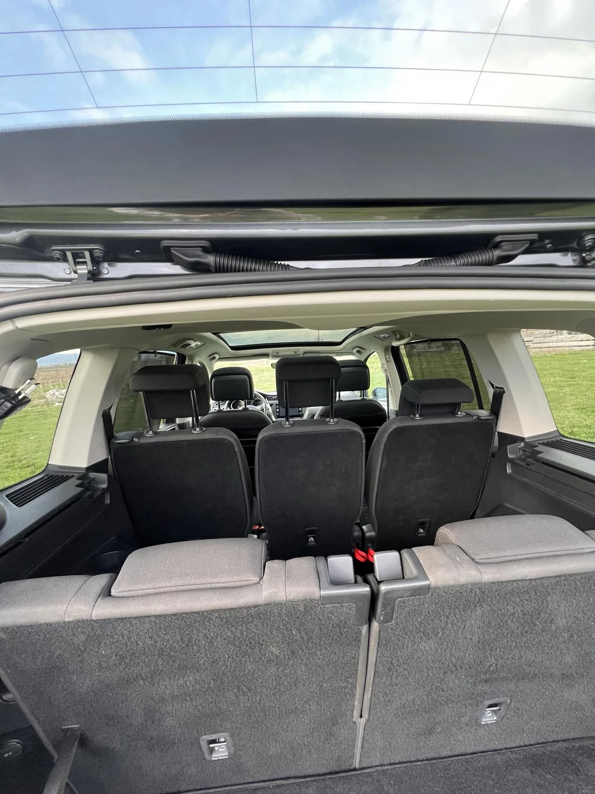 VW Touran Продажба с данъчна фактура - изображение 7