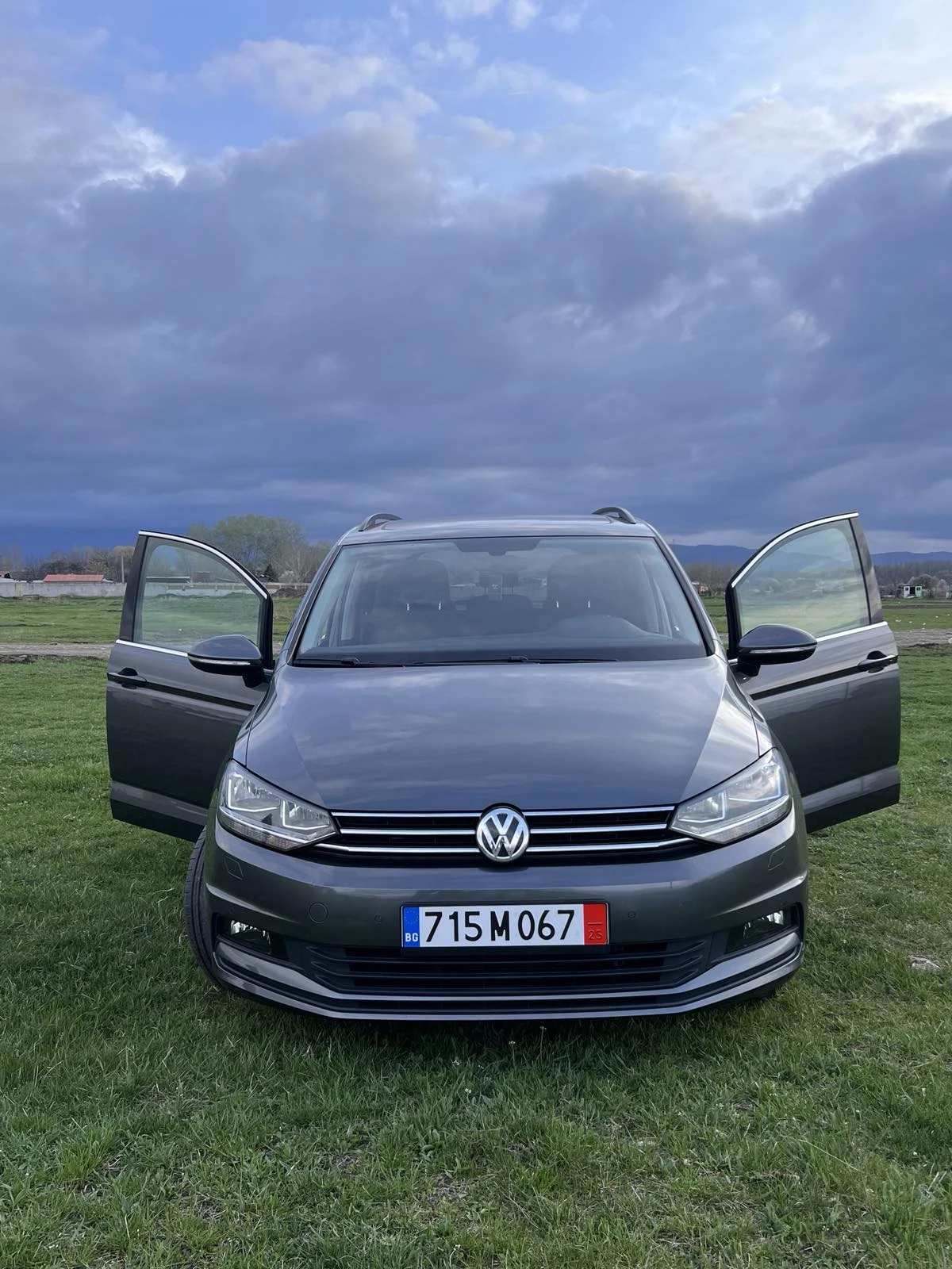 VW Touran Продажба с данъчна фактура - изображение 5