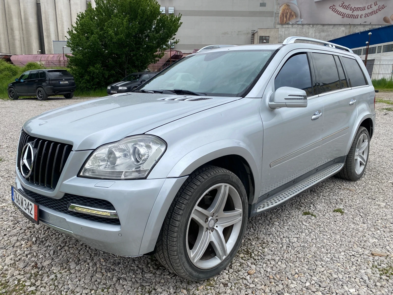 Mercedes-Benz GL 550 AMG GRAND EDITION , снимка 3 - Автомобили и джипове - 52022434