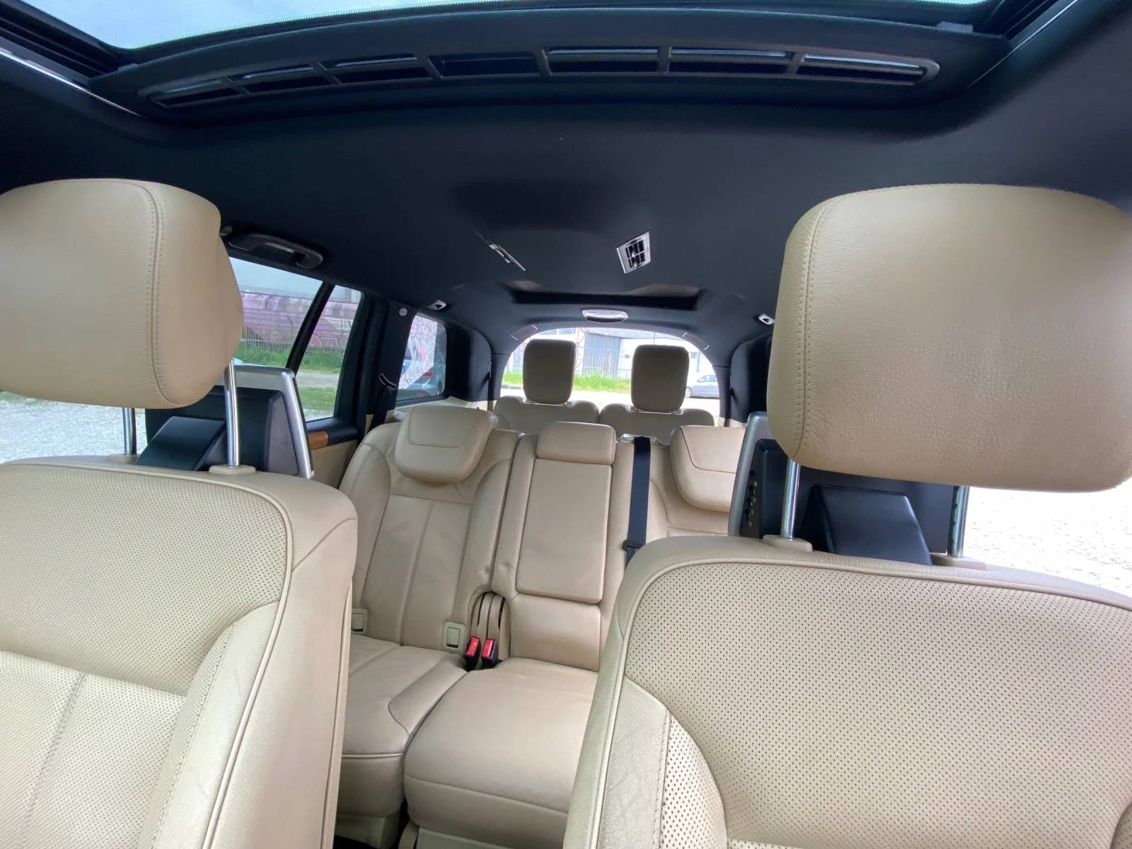 Mercedes-Benz GL 550 AMG GRAND EDITION , снимка 17 - Автомобили и джипове - 52022434