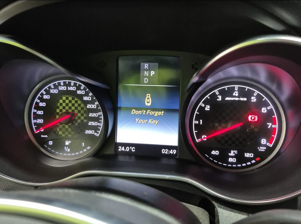 Mercedes-Benz C 43 AMG  - изображение 10