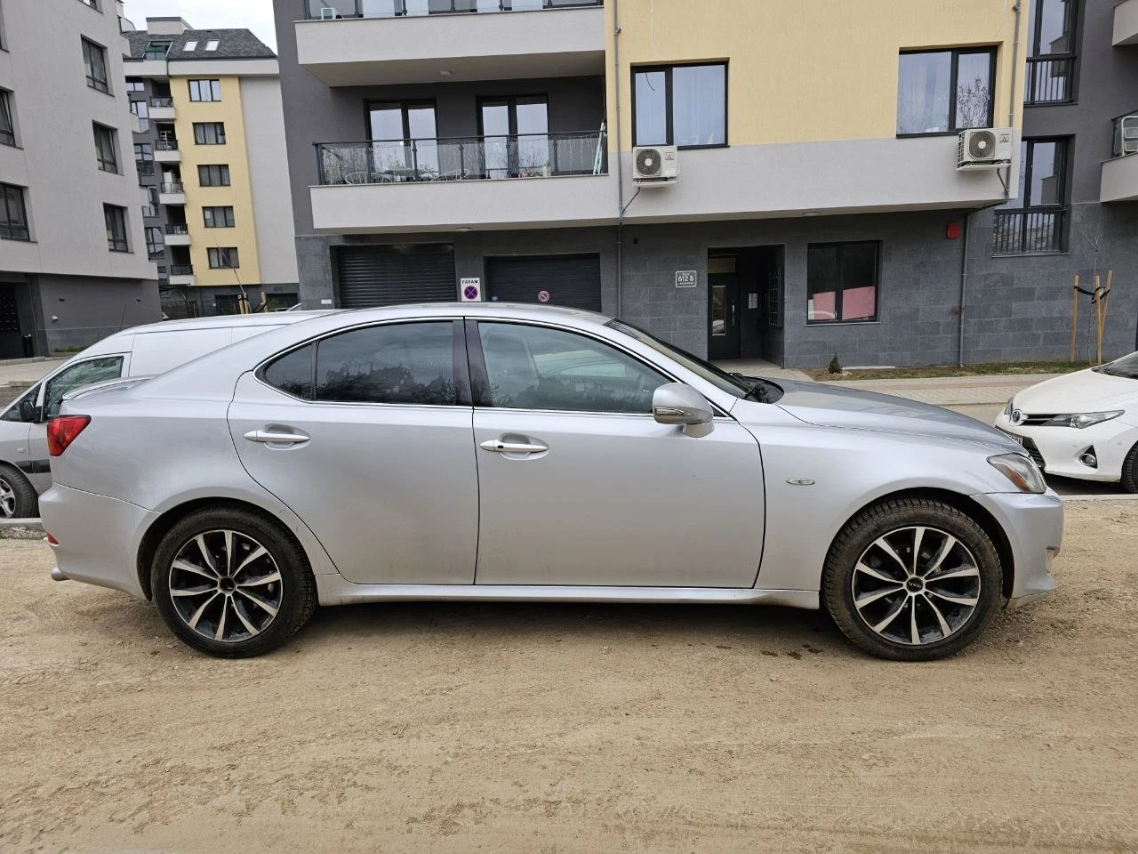 Lexus IS 220d, снимка 2 - Автомобили и джипове - 54645818