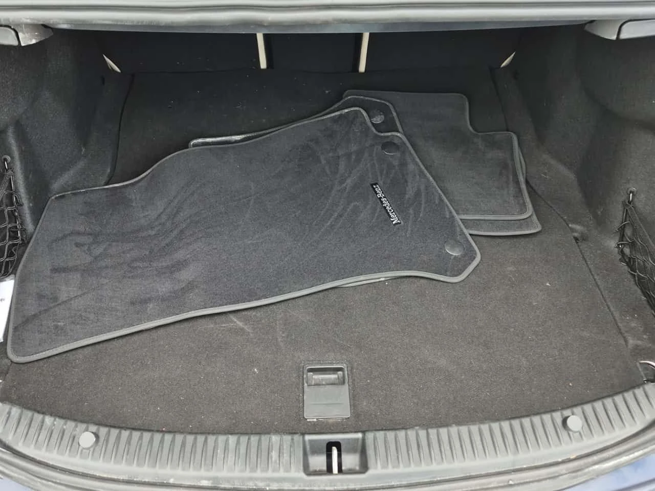 Mercedes-Benz C 300 * CARFAX * ПАНОРАМА * ПОДГРЕВИ * 2 КЛЮЧА, снимка 14 - Автомобили и джипове - 54190201