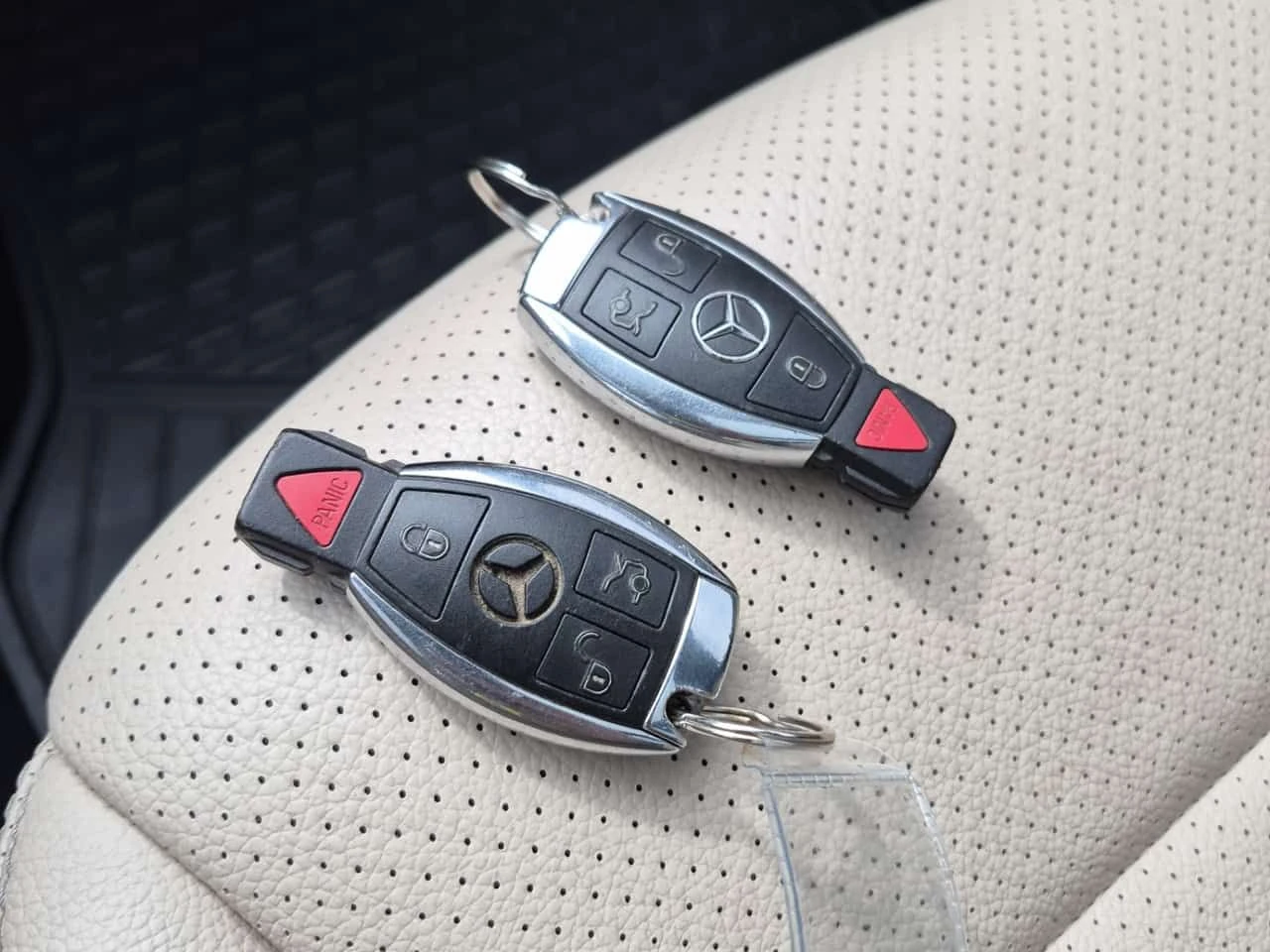 Mercedes-Benz C 300 * CARFAX * ПАНОРАМА * ПОДГРЕВИ * 2 КЛЮЧА, снимка 7 - Автомобили и джипове - 54190201