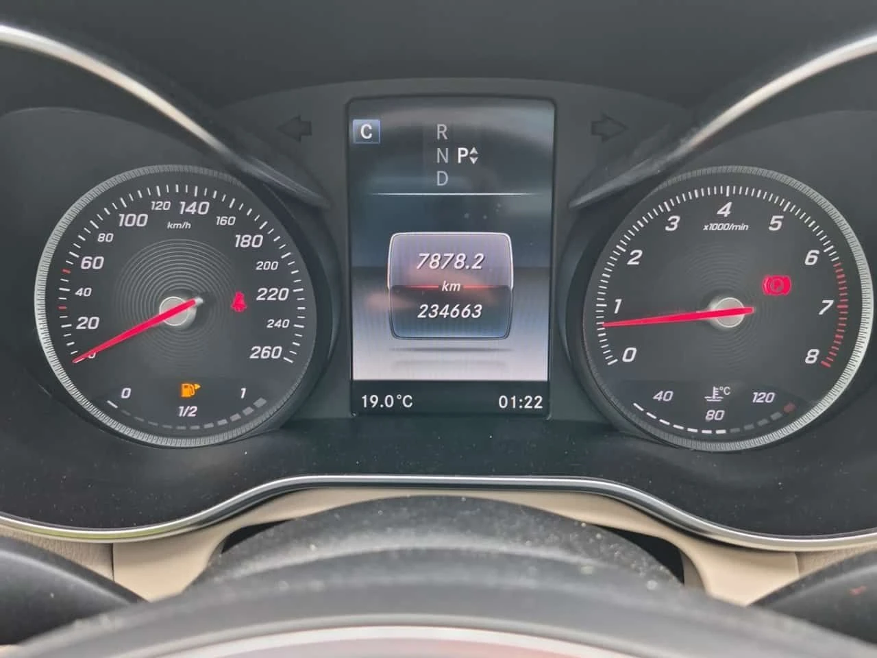 Mercedes-Benz C 300 * CARFAX * ПАНОРАМА * ПОДГРЕВИ * 2 КЛЮЧА, снимка 10 - Автомобили и джипове - 54190201