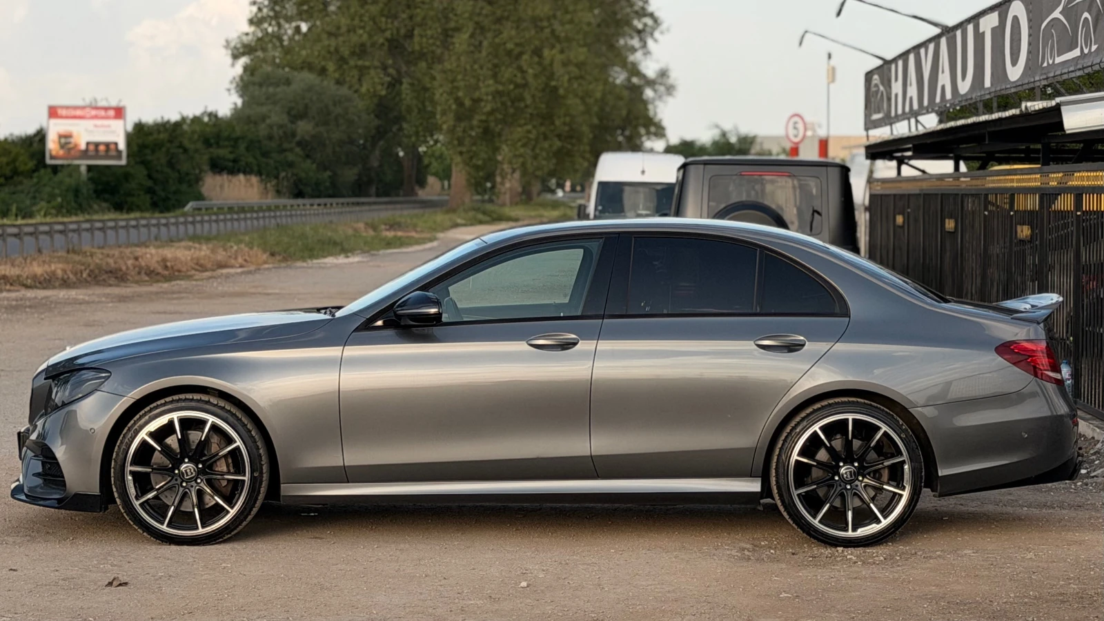 Mercedes-Benz E 400 d= 4Matic= BRABUS= Distronic= 3xTV= , снимка 8 - Автомобили и джипове - 54511502