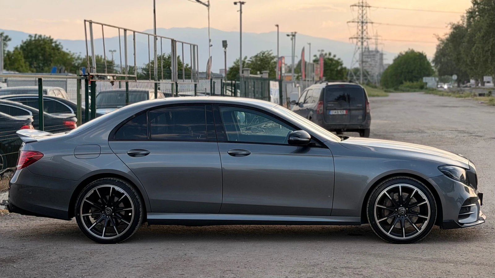 Mercedes-Benz E 400 d= 4Matic= BRABUS= Distronic= 3xTV= , снимка 4 - Автомобили и джипове - 54511502