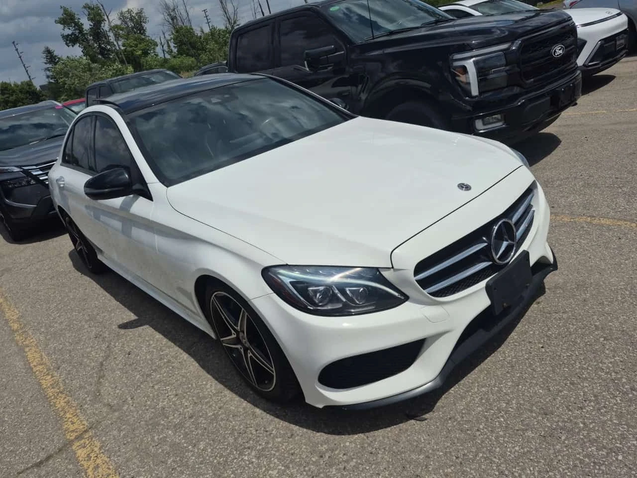 Mercedes-Benz C 300 * CARFAX * БЕЗ ПЪРВОНАЧАЛНА ВНОСКА, снимка 2 - Автомобили и джипове - 55180353